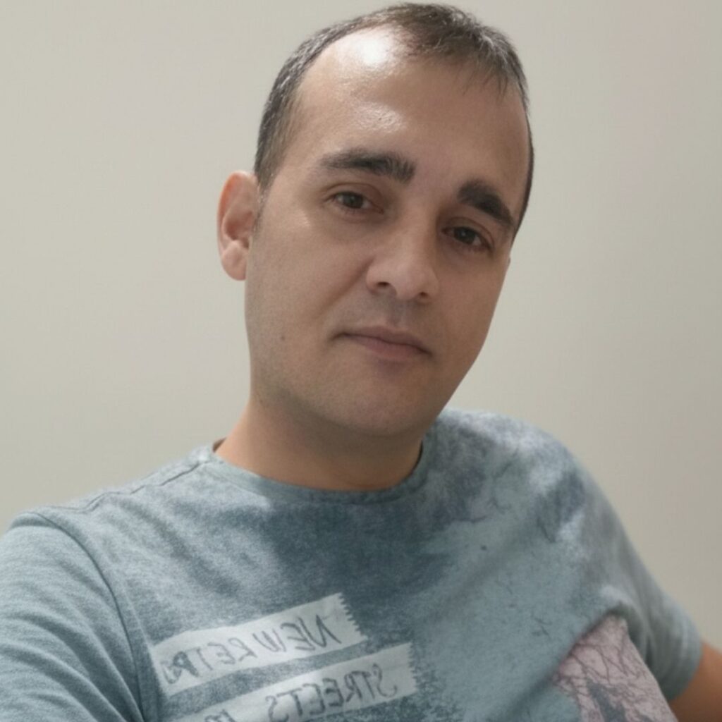 Şair ve yazar Günay Aktürk’ün portre fotoğrafı